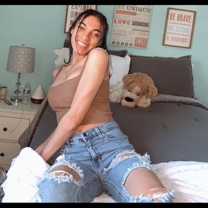 Meet your Posher, Alexis